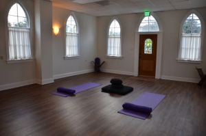 208 N Buckmarsh St, Berryville, VA 22611